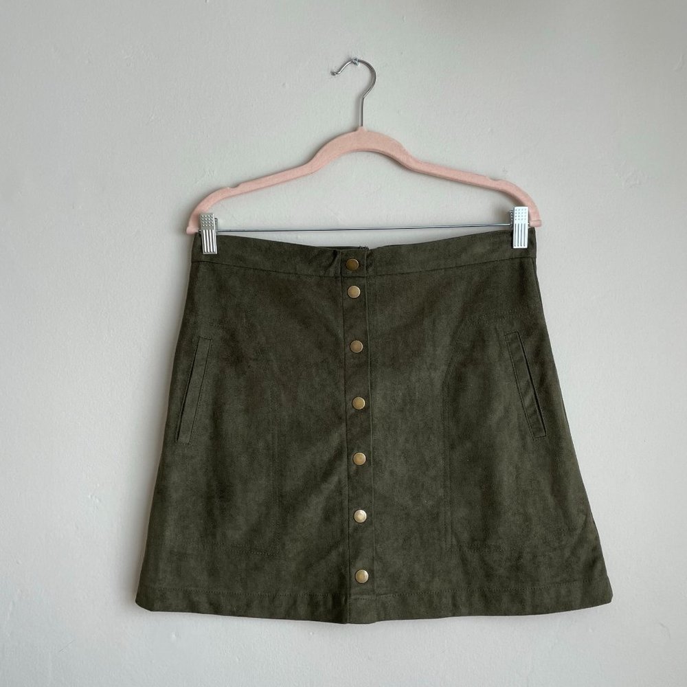 Kaitlyn Boutique / Forest Green Button Up A-Line High Waisted Skirt